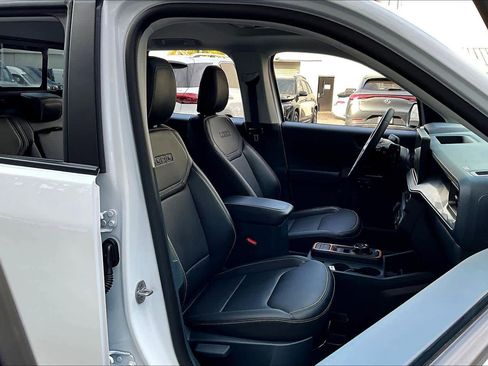 Used 2025 Ford Maverick Lobo image 8