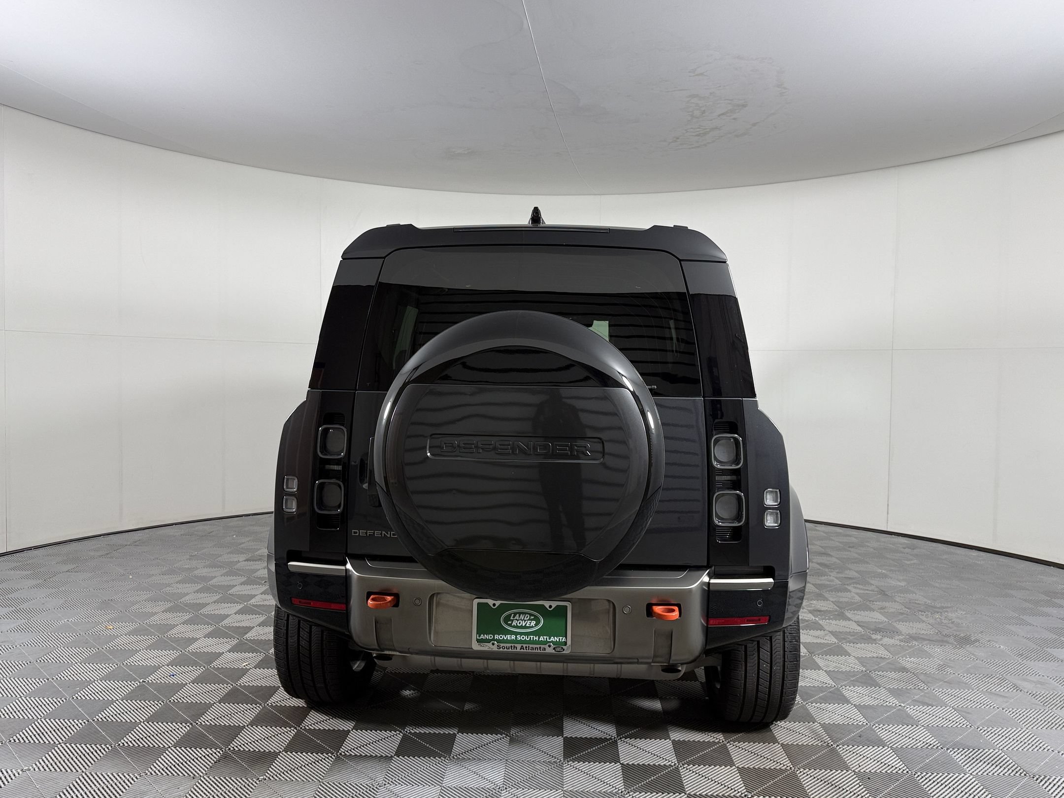 Certified 2024 Land Rover Defender 110 X AWD/4WD image 10