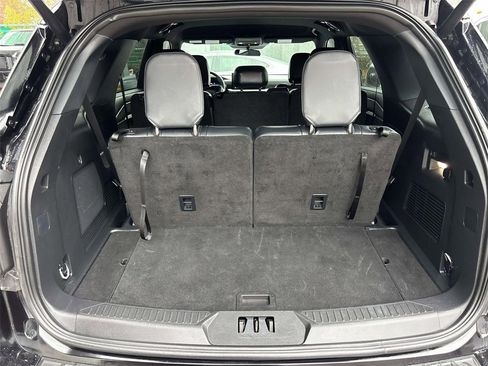 Used 2025 Ford Explorer ST-Line w/ ST-Line Street Pack image 16