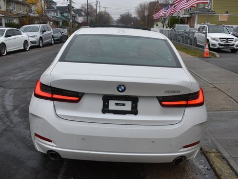 Used 2024 BMW 330i Sedan w/ Convenience Package image 7