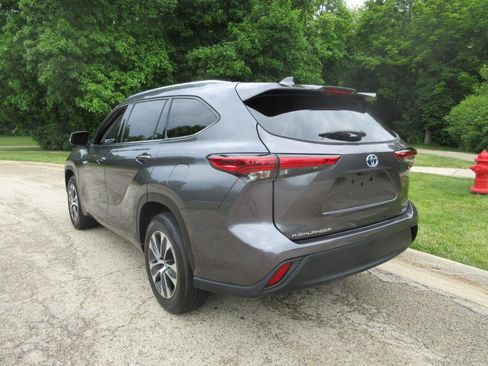 Used 2021 Toyota Highlander XLE FWD image 27