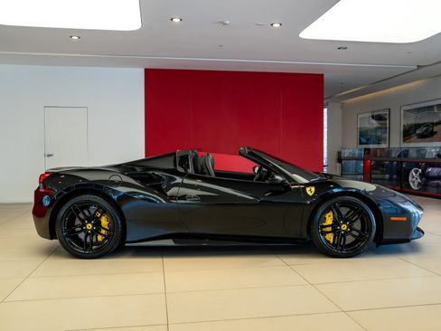 Used 2018 Ferrari 488 Spider RWD image 7