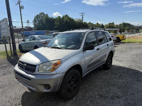 Used 2005 Toyota RAV4 2WD image 2