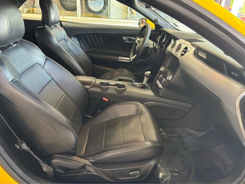 Used 2017 Ford Mustang GT Premium RWD image 26