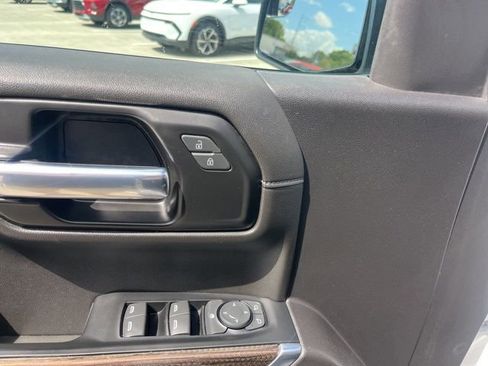 Used 2022 Chevrolet Silverado 1500 LT image 13