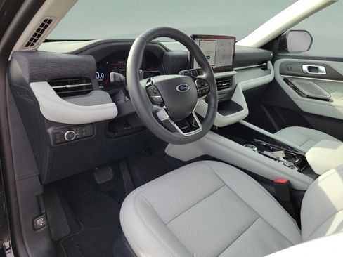 New 2026 Ford Explorer Platinum AWD/4WD image 16