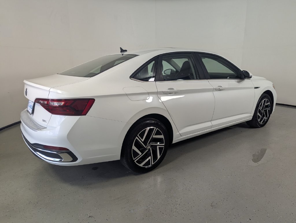 Used 2023 Volkswagen Jetta SEL FWD image 7