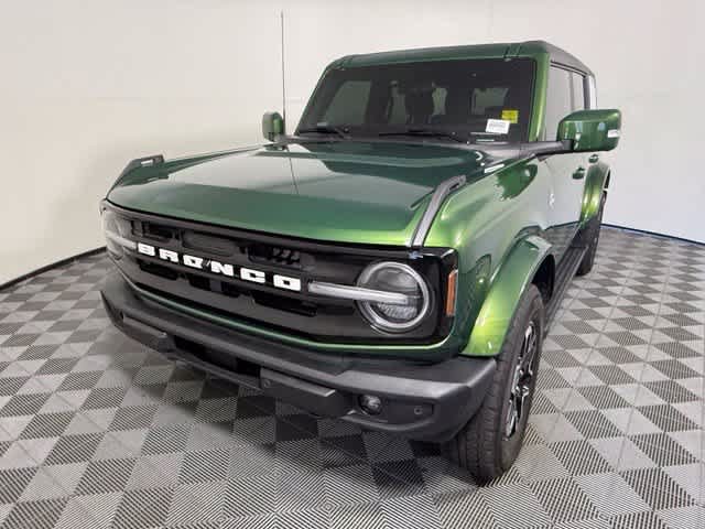 Used 2024 Ford Bronco Outer Banks AWD/4WD image 2