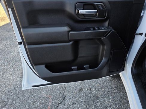 Used 2023 Chevrolet Silverado 2500 Custom w/ Custom Value Package image 31