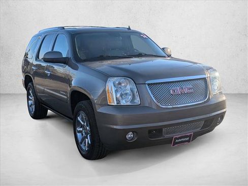 Used 2014 GMC Yukon Denali image 3