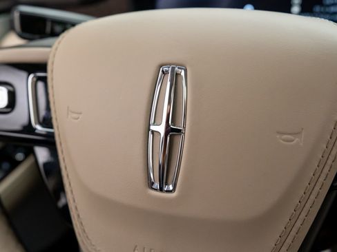 Used 2024 Lincoln Aviator Reserve w/ Equipment Group 201A image 27