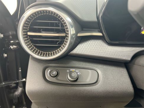 New 2026 Chevrolet Trax ACTIV w/ Driver Confidence Package image 17