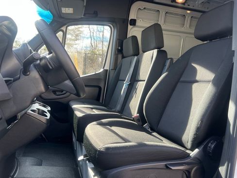 Used 2025 Mercedes-Benz Sprinter 2500 image 14