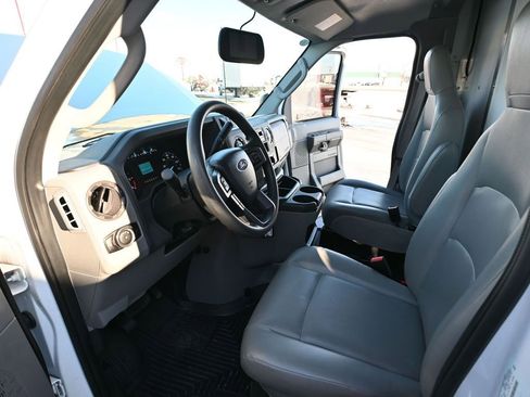 Used 2024 Ford E-350 and Econoline 350 Super Duty w/ Power Windows & Locks Group image 31