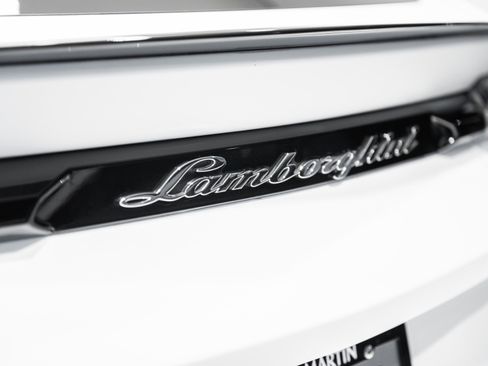 Used 2020 Lamborghini Urus image 12