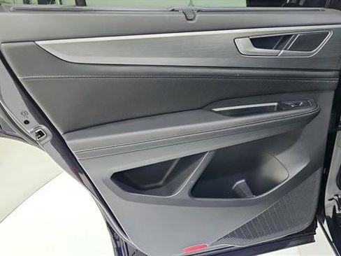 Used 2024 Volkswagen Atlas Cross Sport SE image 23