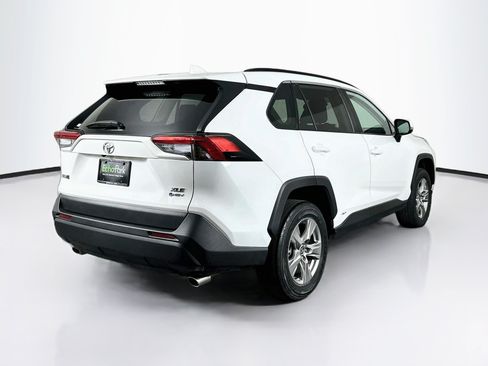 Used 2025 Toyota RAV4 XLE AWD/4WD image 9