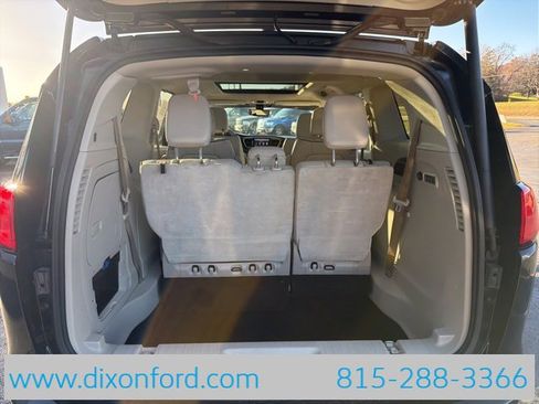 Used 2020 Chrysler Pacifica Limited image 27