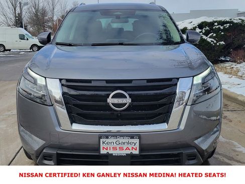 Certified 2025 Nissan Pathfinder SV image 8