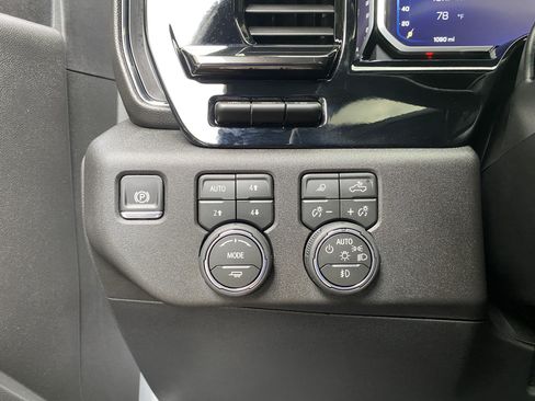 Used 2026 Chevrolet Silverado 2500 ZR2 w/ LPO, Dark Essentials Package AWD/4WD image 19