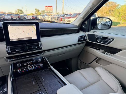 Used 2019 Lincoln Navigator L Reserve w/ Cargo Package AWD/4WD image 29