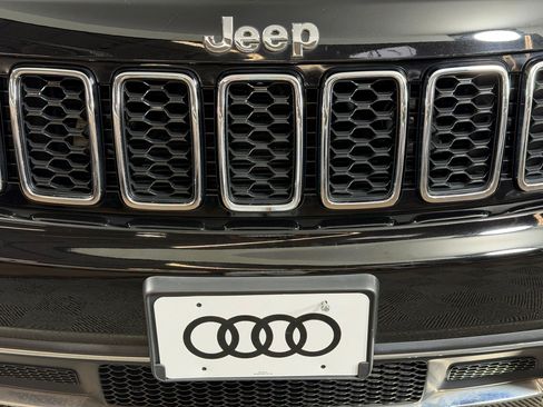 Used 2021 Jeep Grand Cherokee Limited w/ Premium Lighting Group AWD/4WD image 29