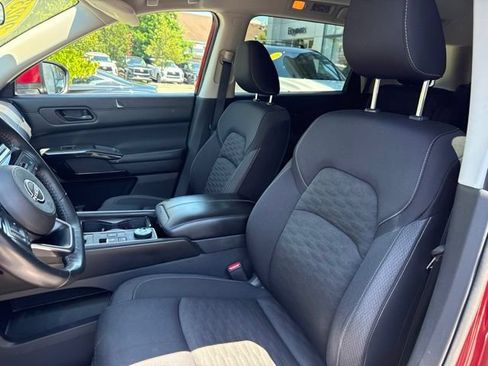 Used 2023 Nissan Pathfinder SV w/ SV Premium Package AWD/4WD image 10