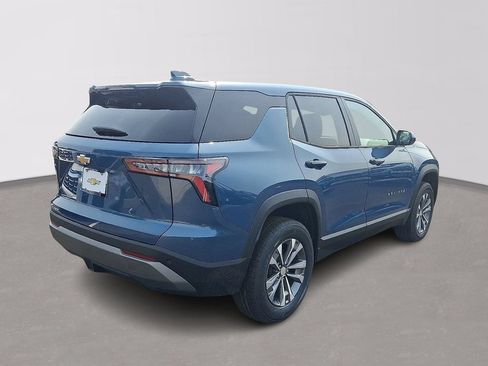 New 2027 Chevrolet Equinox LT w/ Convenience Package II FWD image 4