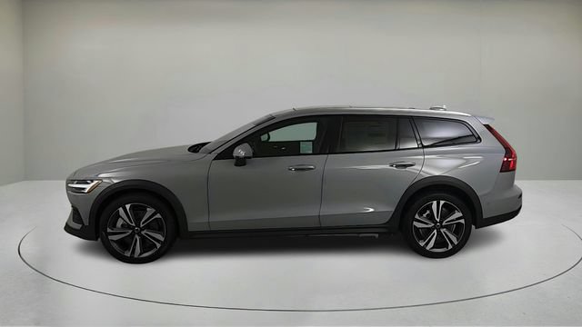 Certified 2026 Volvo V60 B5 Cross Country Plus w/ Climate Package AWD/4WD image 7