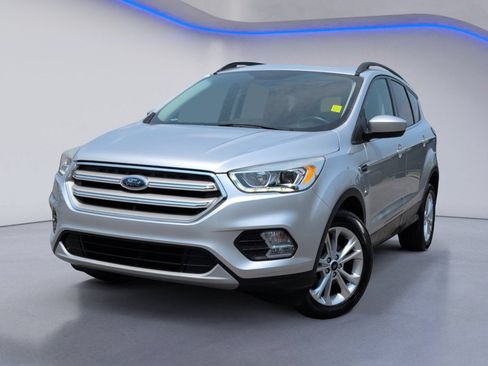 Used 2019 Ford Escape SEL FWD image 2