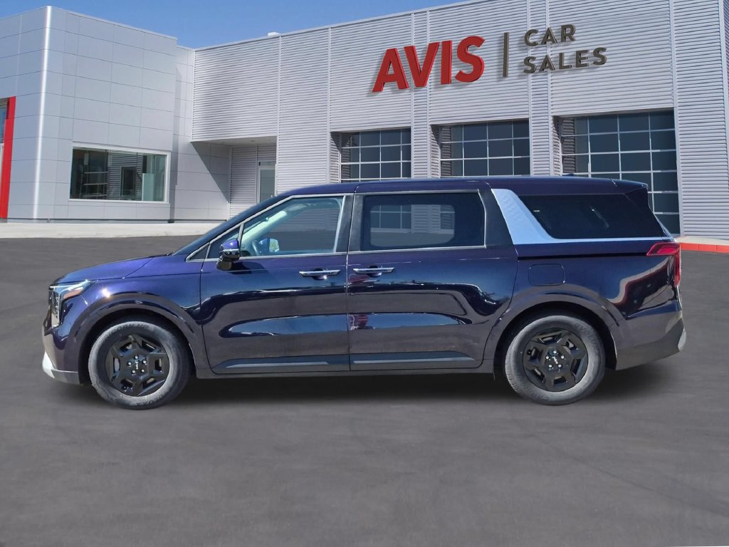 Used 2025 Kia Carnival FWD image 10