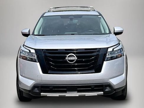 Certified 2023 Nissan Pathfinder Platinum w/ Black Appearance Package AWD/4WD image 3