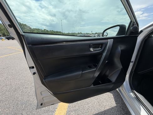 Used 2017 Toyota Corolla SE 50th Anniversary FWD image 11