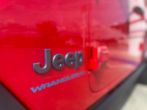 Used 2023 Jeep Wrangler Unlimited w/ Cold Weather Group AWD/4WD image 8
