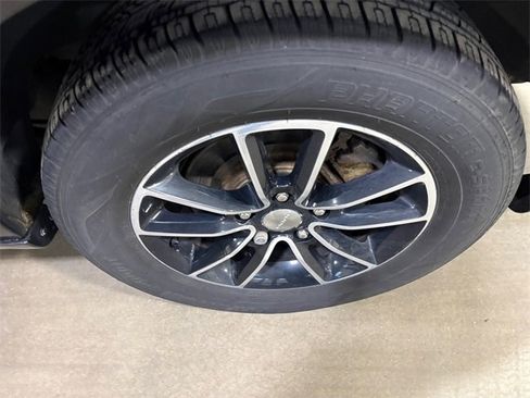 Used 2017 Dodge Grand Caravan SE image 17