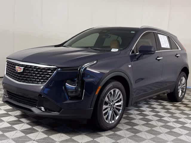 Used 2024 Cadillac XT4 Premium Luxury w/ Technology Package FWD image 1