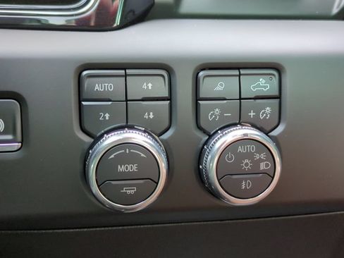 Used 2025 GMC Sierra 1500 AT4 w/ AT4 Premium Package AWD/4WD image 25