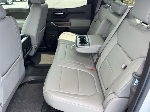 Used 2022 Chevrolet Silverado 1500 LT Trail Boss w/ Convenience Package II image 17