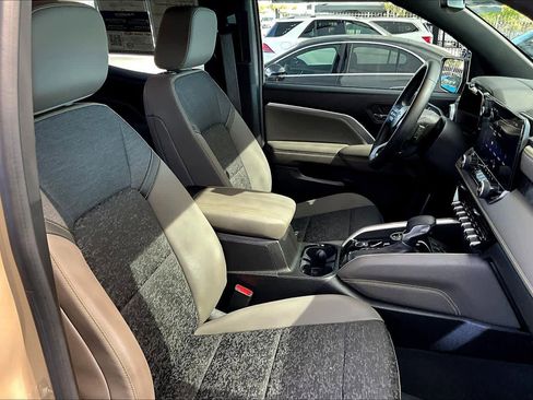 Used 2024 Chevrolet Colorado ZR2 w/ Technology Package image 8