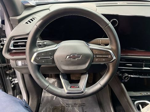 Used 2025 Chevrolet Traverse Z71 w/ Driver Confidence Package AWD/4WD image 11