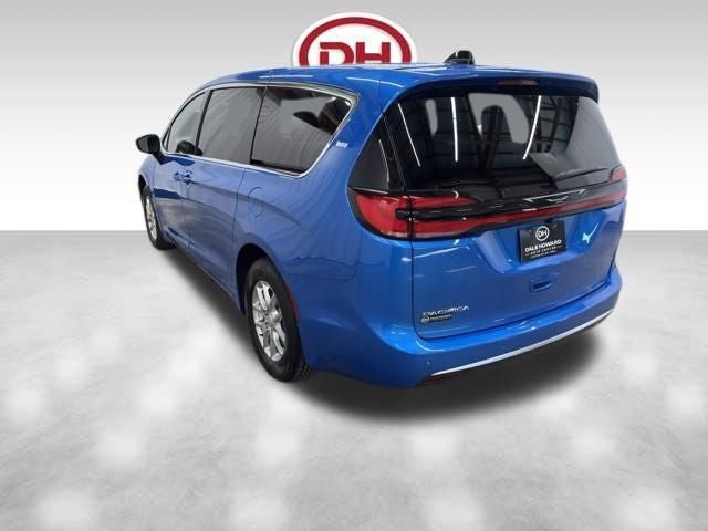 New 2027 Chrysler Pacifica Select FWD image 9