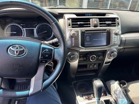Used 2019 Toyota 4Runner SR5 AWD/4WD image 2