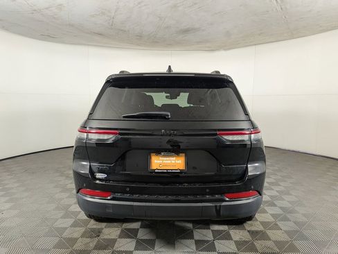 Certified 2022 Jeep Grand Cherokee Altitude image 9