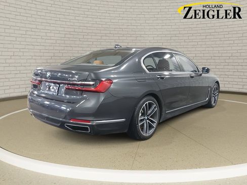 Used 2020 BMW 750i xDrive image 5