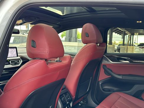 Used 2025 BMW X4 xDrive30i w/ Premium Package image 16