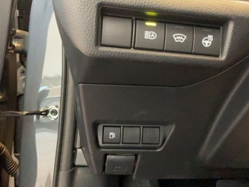 Used 2025 Toyota Prius XLE FWD image 20
