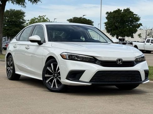 Used 2022 Honda Civic EX image 2