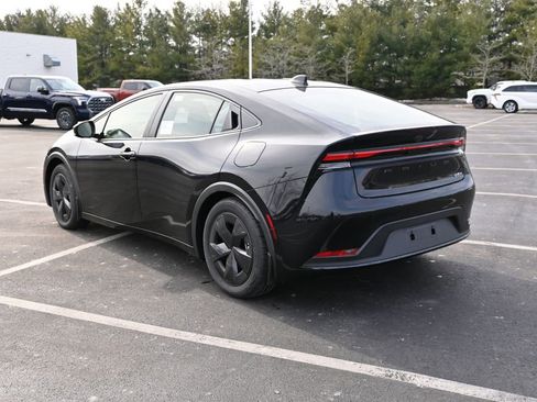 New 2026 Toyota Prius LE image 5