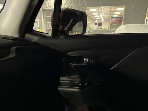 Used 2017 Jeep Renegade Altitude image 8