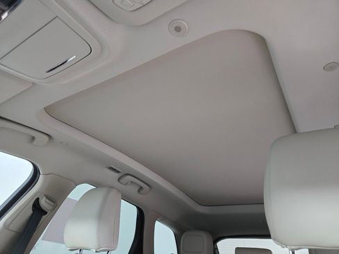 New 2026 Lincoln Corsair Premiere image 8